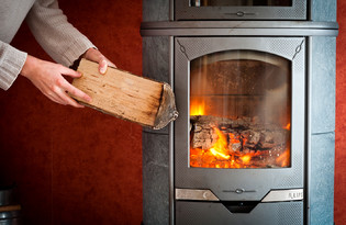 Comment choisir le meilleur bois de chauffage pour votre poêle à bois