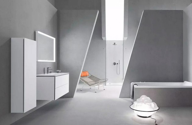 Comment décorer une salle de bains blanche ?