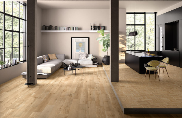 Salon avec carrelage imitation parquet bois