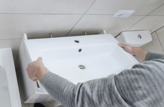 Installer sa salle de bains soi-même : les risques