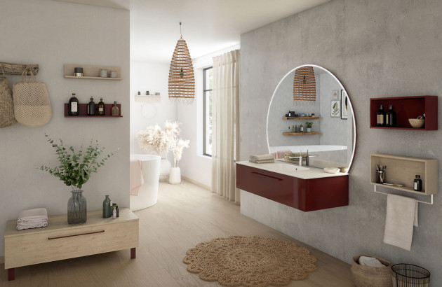 Salle de bains moderne avec meuble Lumen coloris grenat et son joli miroir de Sanijura