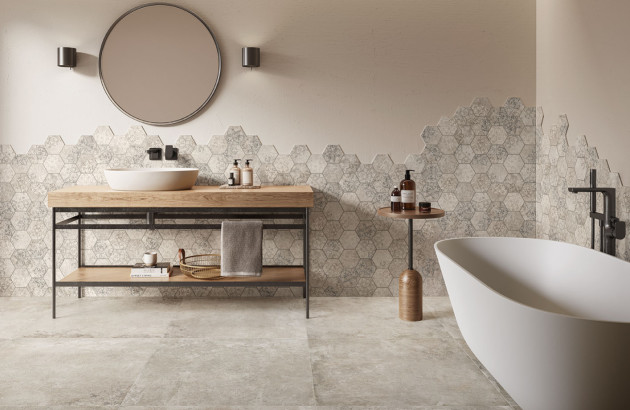 Mur où est collé du carrelage hexagonal