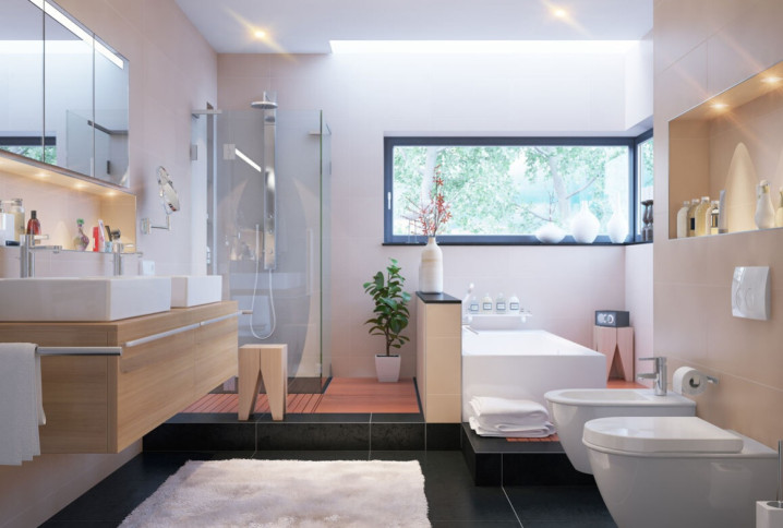 Salle de bains profonde bien équipée