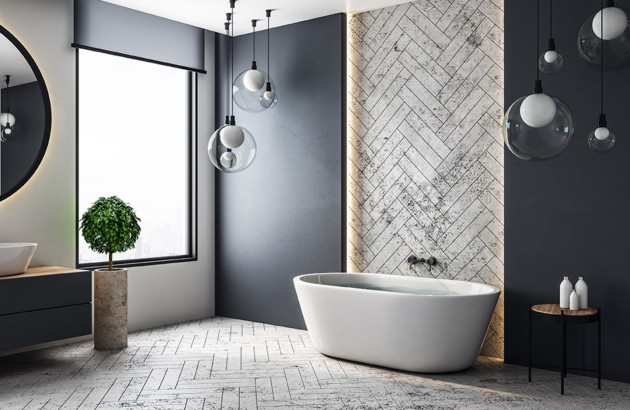 Salle de bains avec du carrelage au sol et mural