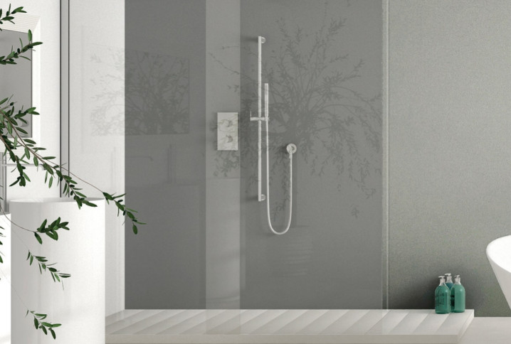 Panneaux muraux dans une salle de bains
