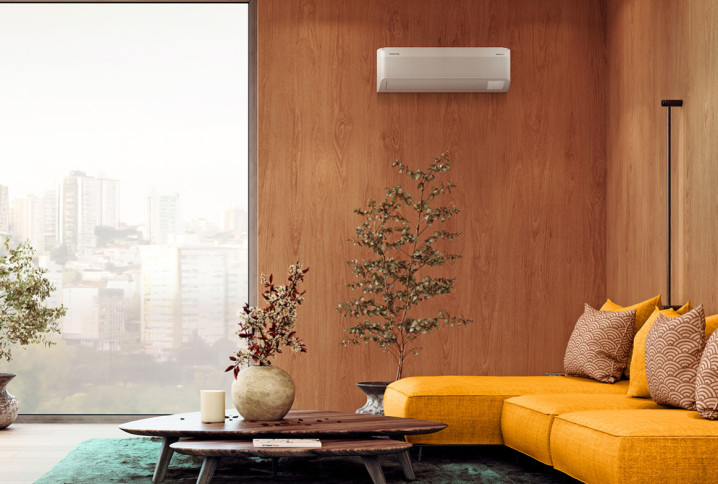 Unité intérieure de pompe à chaleur air-air dans un appartement