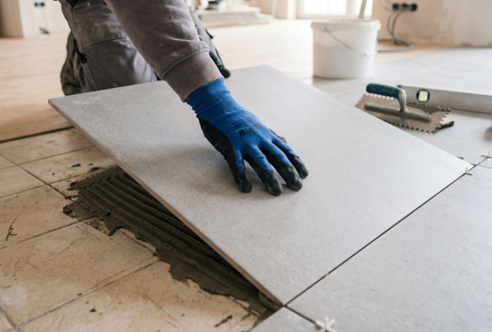 Pose d’un nouveau carrelage sur un ancien revêtement de sol