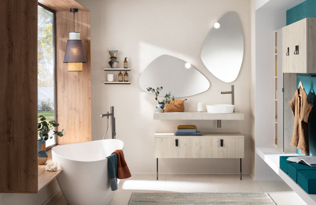 Salle de bains moderne avec des matériaux écologiques