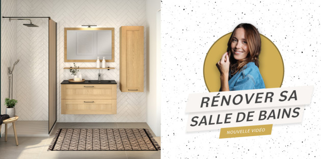 Une salle de bains moderne fraichement rénovée avec meuble en bois