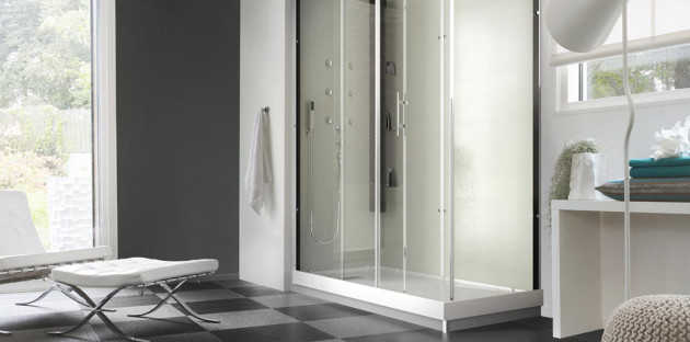 cabine de douche équipée