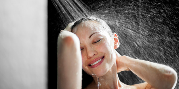 Moment de détente dans la douche