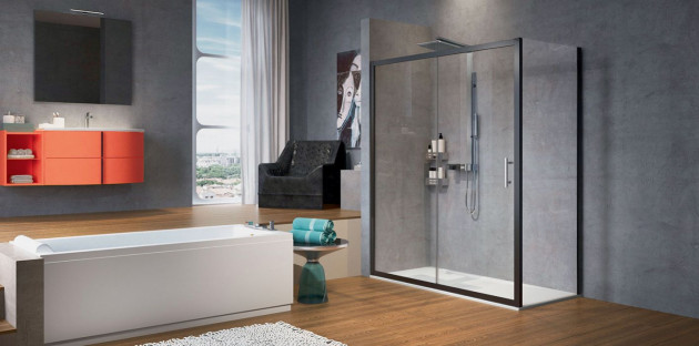 Douche italienne dans une salle de bains au style contemporain