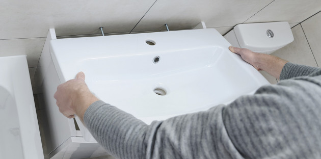 Installer sa salle de bains soi-même : les risques