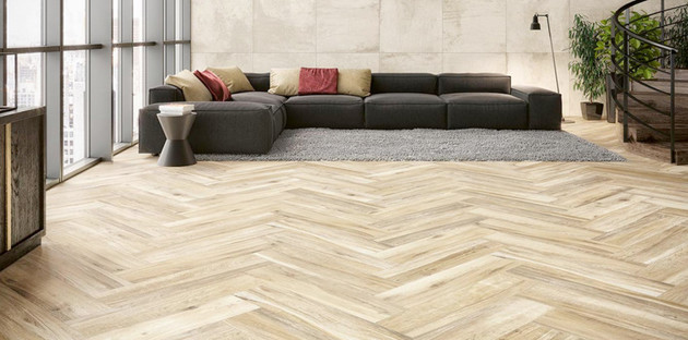 Intérieur avec un carrelage sol posé en chevron