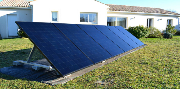 Système de panneaux solaires au sol