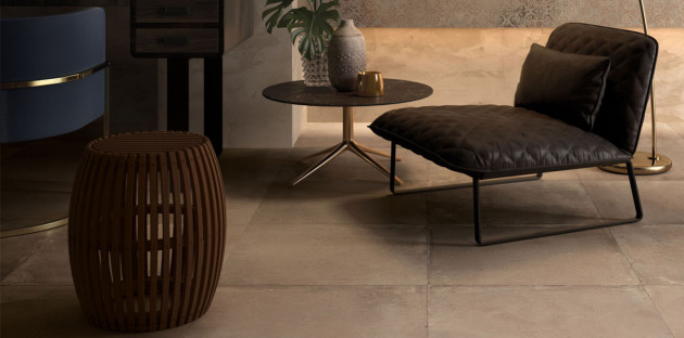 Carrelage ocre dans une pièce à vivre