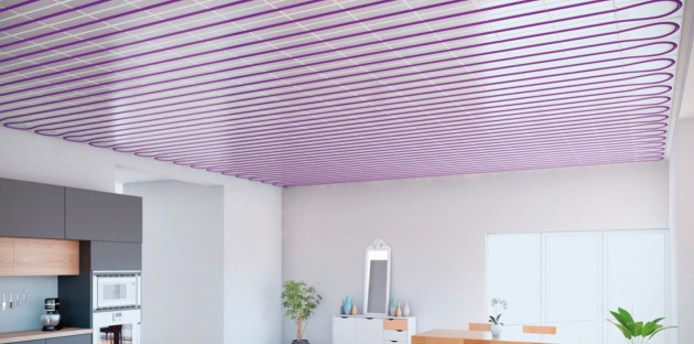 Plafond d'une maison avec un système de chauffage intégré