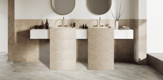 Salle de bains avec une double vasque totem