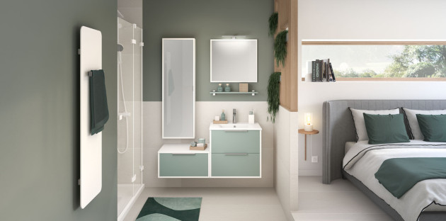 Salle de bains optimisée avec meuble compact pour petit espace