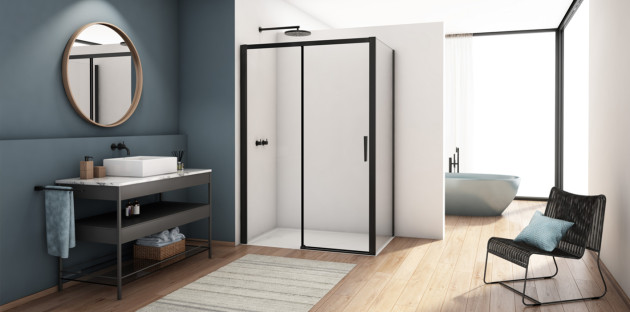 Douche à l’italienne avec une paroi de douche noire