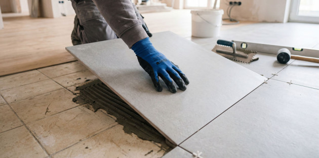 Pose d’un nouveau carrelage sur un ancien revêtement de sol