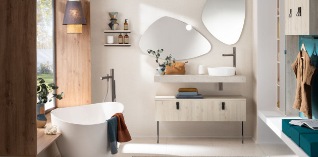 Salle de bains moderne avec des matériaux écologiques