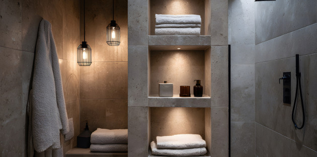 Salle de bains avec petit coin ambiance spa