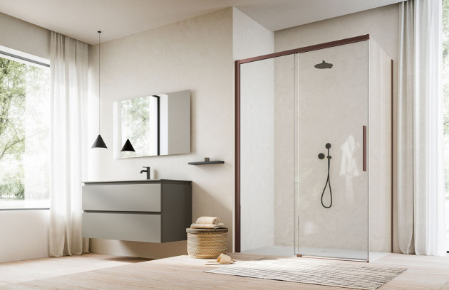 Salle de bains contemporaine avec meuble suspendu gris, douche vitrée et receveur extra plat, ambiance minimaliste et lumineuse