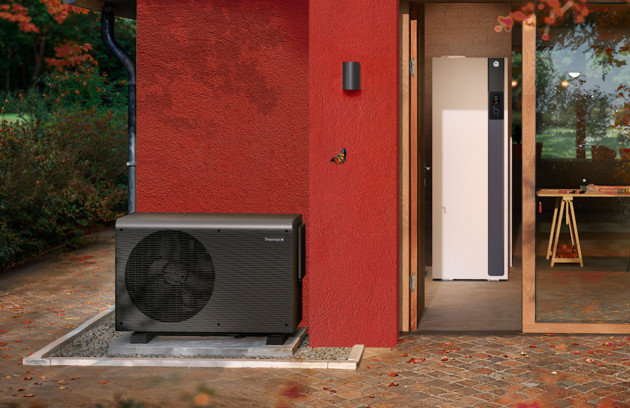 Pompe à chaleur air-eau installée en extérieur