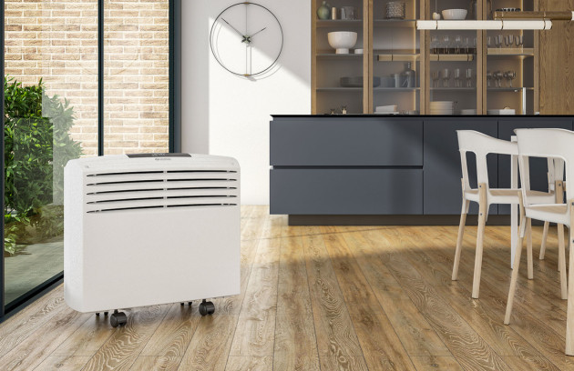 Climatiseur mobile sans groupe extérieur installé dans un séjour