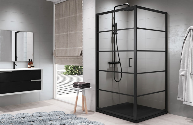 Salle de bains avec douche aux panneaux noirs modernes