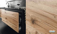 Mobilier de salle de bain en bois vintage et plan vasque noir 