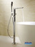 Robinet mitigeur bain et douche sur pied thermostatique Birdy finition chromée pour baignoire îlot de la marque Paini France