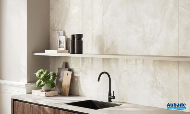 Collection Majestic Onyx par Ceramiche Piemme en coloris Pearl White