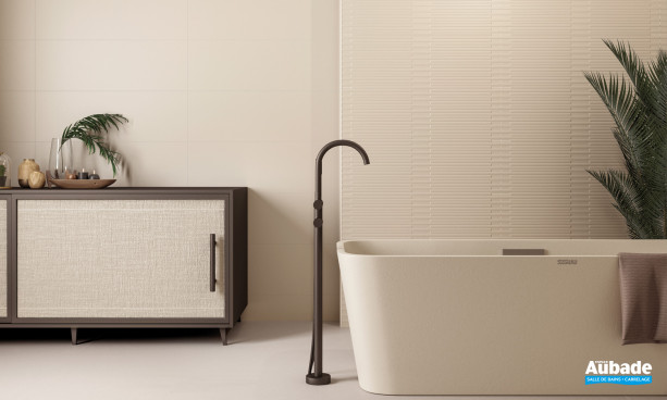 Collection Irida par Pamesa en coloris Cream et décor RLV Cream