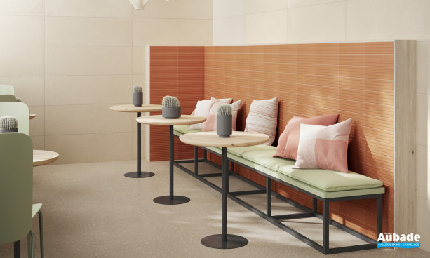 Collection Allegra par Tau Ceramica en coloris Cream et listel Cotto