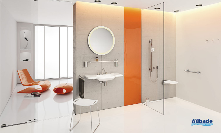 Gobelets en verre avec support mural Hewi pour salle de bain