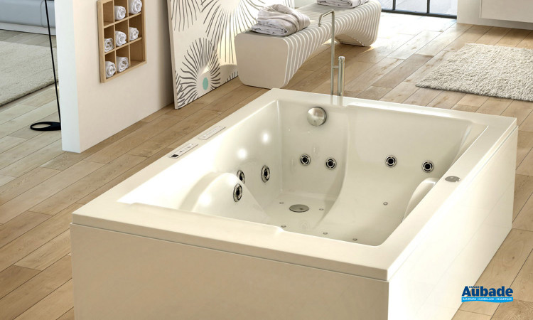 Baignoire balneo Spaneo par Aquarine