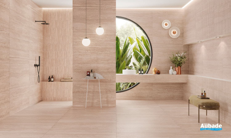 Collection Travertine Tivoli par Azteca en coloris Arena, mosaïque et décor Kiddle Arena