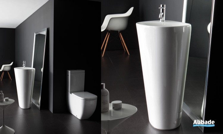 WC sur pied et lavabo Menhir de Laufen, collection Palomba
