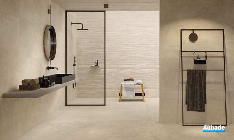 Collection Fabrika par Emil Ceramica en coloris Sand et décor Kalco Sand