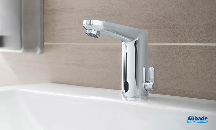 Mitigeur lavabo infrarouge Eurosmart Cosmopolitan E Chromé ambiance 1