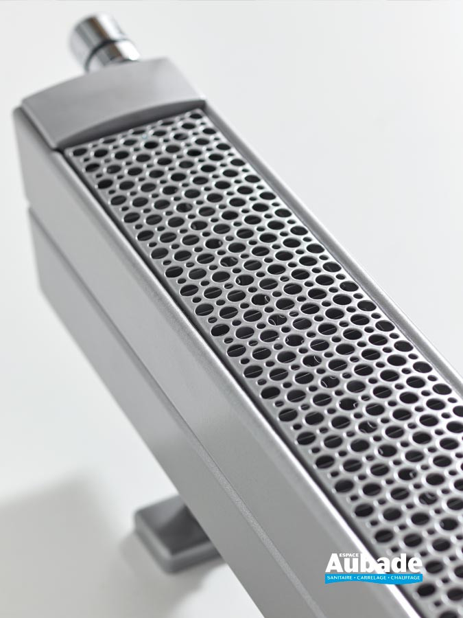 Zoom sur le radiateur Acova Fassane pack plinthe de chez Acova