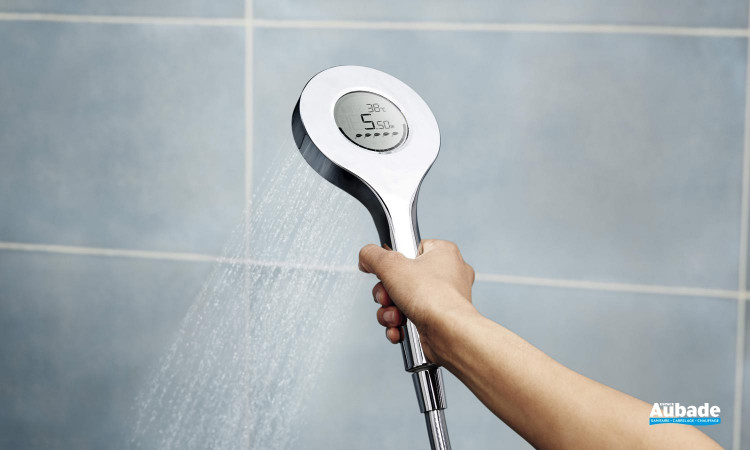 Robinet pour douche intelligent et design Hansaactivejet Digital de Hansa 02