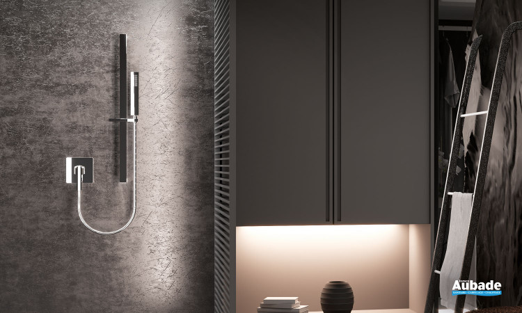 Mitigeur douche mural encastré Néo avec ensemble barre et douchette finition chromé par Horus