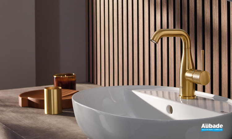 Mitigeur lavabo Essence Poignée Martelée taille M Cool Sunrise Martelé brossé de Grohe