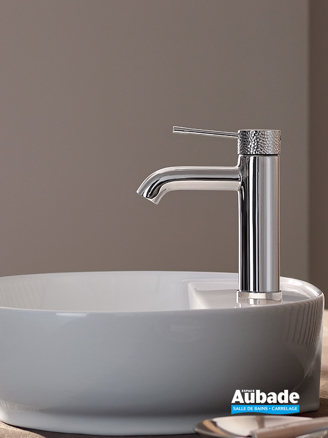 Mitigeur lavabo taille S Essence Chromé poignée martelé brillant de Grohe