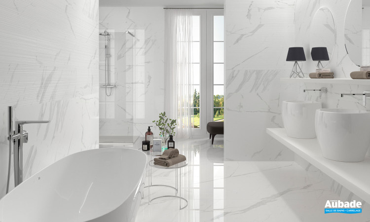 Collection Baranello Wall par Tau Ceramica en coloris White Shiny et décor RLV Line White