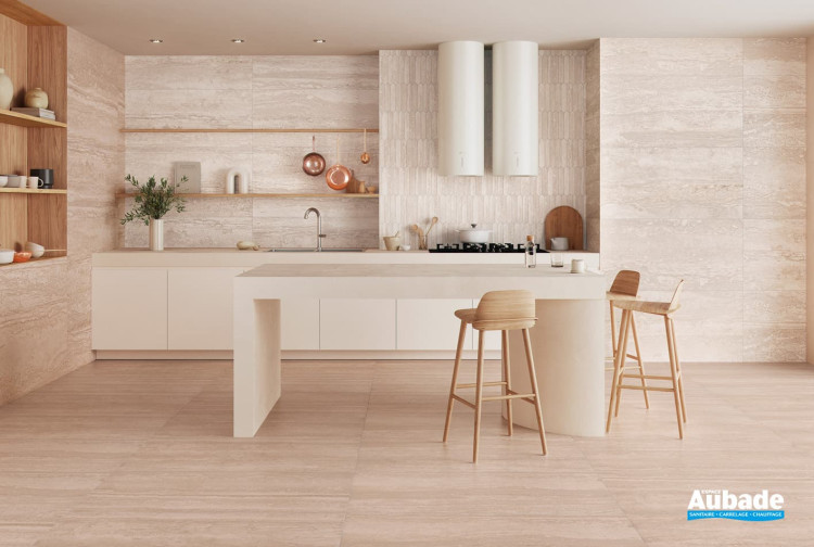 Collection Travertine Tivoli par Azteca en coloris Arena et mosaïque Ivory