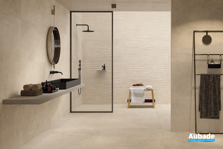 Collection Fabrika par Emil Ceramica en coloris Sand et décor Kalco Sand